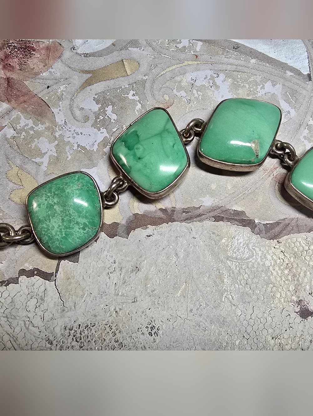 Vintage Soutwest-inspired Sterling Silver And Variscite Cabochan Toggle Bracelet - Picture 5 of 10